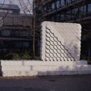 Skulptur Bewegung, 1980, Keramik Elemente, 230 x 245 x 60 cm Universität Zürich, Irchel
